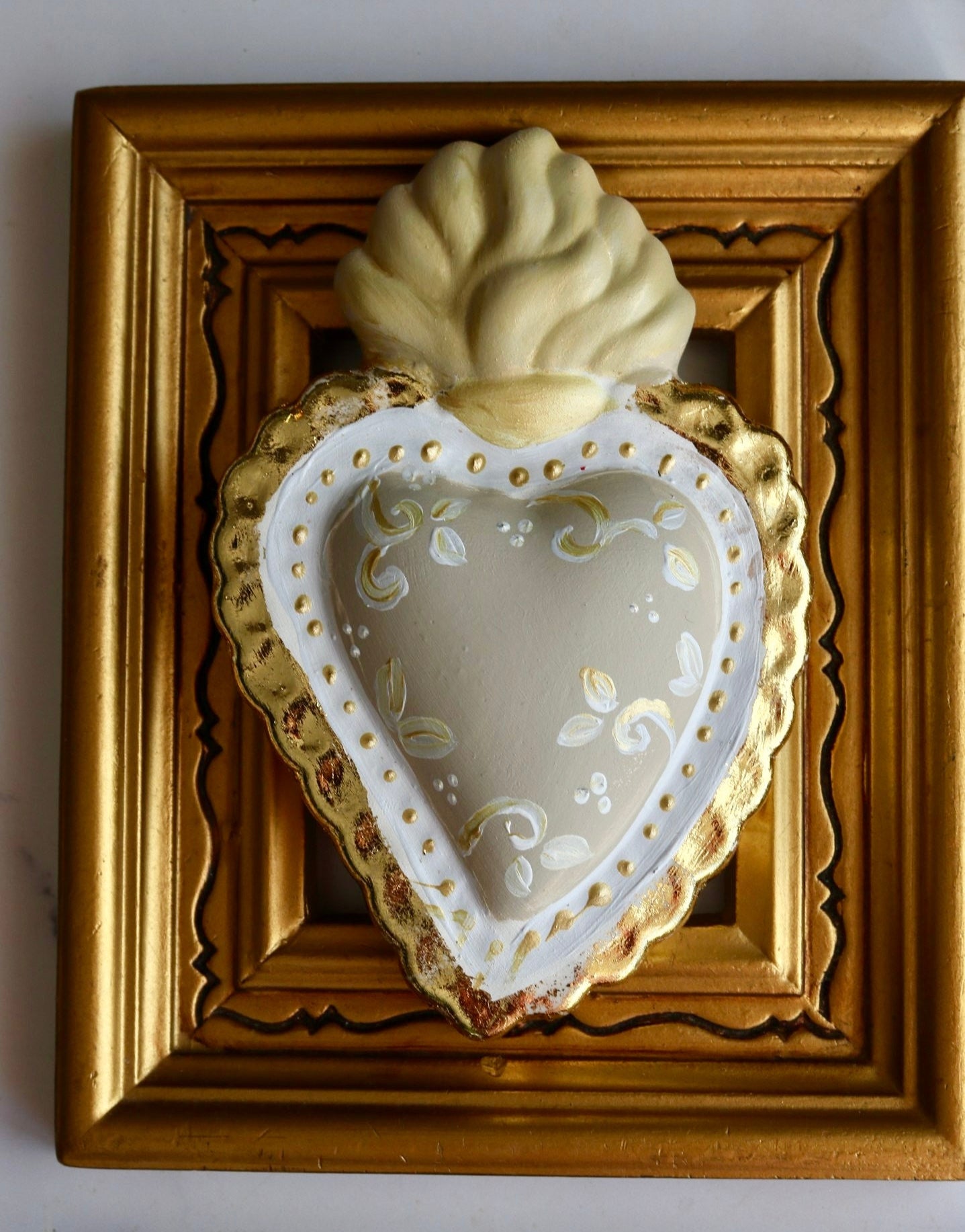 Cuore sacro tridimensionale – Foglia oro | Versione grande 15 cm