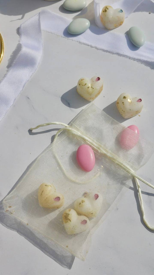 Cuoricino Bombato in Cera Naturale con Foglia Oro